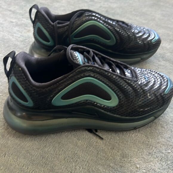 Nike Air Max 720 Throwback Future Iridescent - Size 8 Sneaker - No Box - Picture 1 of 6